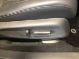 【電動シート】シートの位置や角度を 電動で細かく調整可能です!