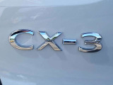 【CX-3】気品ある美しさと先鋭さ」をテーマに、上質さや洗練さを表現したデザインです。