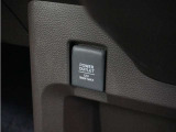 ◆12V電源ソケット◆スマートフォンの充電等にも便利な電源ソケット!使いやすい場所に装備されています。