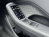 ●スイッチ類・ダイヤル類など細部までこだわりを感じ取れるインテリアです。Audiでは触感開発チームがございます。クリック感は操作する喜びを感じていただけます。