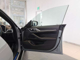 BMWプレミアムセレクション前橋では、高年式低走行モデルからMモデル、年式が経ちなかなかディーラーでは見かけないモデルまで幅広いラインナップで認定中古車を取り扱っております。品質に自信があります。