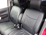 シートは全席クリーニング後、新品の車種専用レザー調シートカバーを取付しましたので清潔感や高級感があります!