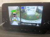 【アラウンドビューモニター】駐車時にまるで空から自分の車を見ているかのような映像を映し出して、安全に確認できる機能です!接触の危険が迫れば、表示や警告音で知らせてくれます!難しい駐車も楽々です!