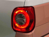 丸目で愛嬌のあるデザインのLEDリヤコンビネーションランプ(LEDストップランプ)が省電力・長寿命化を実現。