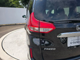 後続車からの視認性に配慮したテールライトを装備しています。