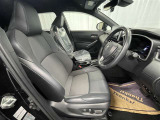 パワーシート搭載。微妙な調整が手軽にでき、最適なポジションで運転することが可能です。