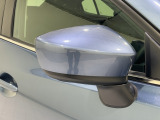車両幅方向において最も外側にレイアウトされるので、第三者が視認しやすいドアミラーウィンカー!