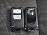 【Hondaスマートキーシステム】ボタンひとつでカギの施錠ができ、ノブ操作だけでエンジンの始動が可能。