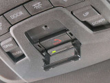 ルームランプ部に緊急通報スイッチがあります(T-Connectのご利用登録が必要です。)