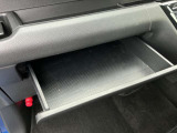 収納もバッチリ!小物が散乱しがちな車内もスッキリさせる事ができますね♪