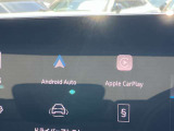 Audiスマートフォンインターフェイス装備 スマートフォンを接続すれば、ナビゲーション、電話機能、音楽や特定のアプリが、クルマ側で操作・使用可能となります。