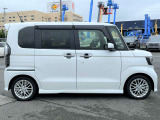 ルーフ高だけでなく、フロアーにも空間を広げるホンダ車ならではの「低床プラットフォーム」です。低重心により、運動性能や乗り心地が向上しています。