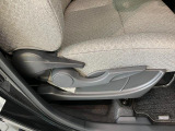 延長保証につきましてはお求めいただく車両によって保証料が異なりますので、当店スタッフまでお気軽にお問い合わせくださいませ。