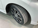 安全・安心な走行のために、納車前にダイハツのクルマを知り尽くしたエキスパートが基本性能に関わる機能や状態を徹底的に点検。消耗部品の交換など法定12ヶ月点検相当の点検・整備を実施しております。