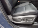 運転席パワーシート装備