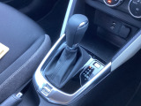 アクセルペダルを踏み込む量や速さに応じて変速パターンをし、人馬一体の運転感覚を発揮してくれる6速オートマ!