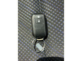 いまや必須のスマートキーも装備!プッシュボタンスタートで快適なカーライフ楽しめます。