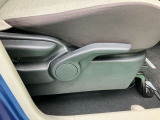 運転席シートアジャスター