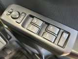 運転席・助手席にシートヒーターを装備。座面と背中が暖かくなり寒い日のドライブも快適です!