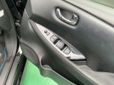 運転席側のドア部。パワーウィンドーのスイッチになります。