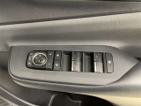 パワーウインドウスイッチ、いたずら防止・挟みこみ防止に、ウインドウロックスイッチを使用ください。便利な電動可倒式ミラースイッチ、集中ドアロックスイッチ