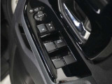 ◆パワーウィンドウスイッチ◆運転席から全席の窓の開閉操作を行うことが出来いつでも換気ができます!