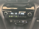 オートエアコンなので室内で快適に過ごせます。