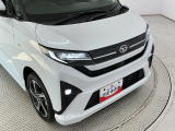 ヘッドライトには目立つくすみも無くクリアに仕上がっております。ポリッシャーでのみがきの工程を取り、ツヤのあるキレイな状態へ。
