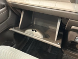専門業者にて内外装のクリーニングを実施しております!