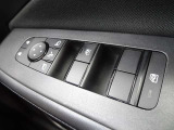 全席パワーウィンドウスイッチ★運転席はワンタッチで開閉可能です♪
