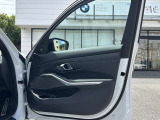 国道1号線に沿い横浜市営地下鉄「三ッ沢上町駅」から徒歩約10分。 BMW Premium Selection 横浜三ッ沢店 / 〒240-0062神奈川県横浜市保土ヶ谷区岡沢町322-3 / TEL:045-612-8488