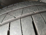 タイヤの溝はご覧の通りです