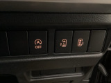 【電動スライドドア】隣の車との距離が近い駐車場でも、ぶつける心配をせずスムーズに開閉。限られたスペースを賢く使う、暮らしに寄り添った設計が魅力です。
