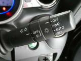 トンネル入ればライトON&rArr;抜ければOFFになる便利なオートライトを装備!!トンネルの多い高速道路の走行も楽々♪