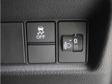 ◆VSA◆横滑り防止装置が装備されています。コーナーリング時の横すべりを抑える機能と、車両の急激な挙動変化を抑える機能で、安定した走行を実現しています。運転に安心とゆとりが出来ます。