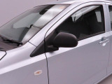 愛知ダイハツのお店では、ダイハツ車を知り尽くしたプロフェッショナルなサービススタッフが、専用の診断機器を使って各システムを点検しております。