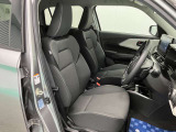 【フロントシート】さまざまな体格の方が快適に運転ができるよう配慮したシートになっております。
