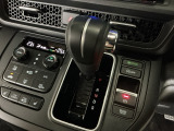 オートマチックシフトレバーは、手になじみ操作しやすい形状で安全運転にもつながります♪