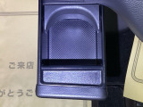 収納タイプのドリンクホルダーは不要な時しまっておけます。
