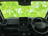 シンプルで機能的な内装。使い勝手の良さを追求し、ドライバーの運転をサポートします。落ち着いた空間で快適なドライブを楽しめます。