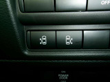 両側電動スライドドア装備です。運転席からボタン操作で開閉できます