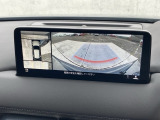 狭い場所での駐車やすれ違いなどでより的確な運転操作に役立つ360&deg;ビューモニターが装備されています。