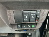 運転席からもスライドドアの操作が可能です!!