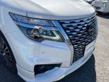 LEDヘッドライト装備。暗い道や、天候の悪い日でも視界良く運転できます。