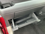 収納もバッチリ!小物が散乱しがちな車内もスッキリさせる事ができますね♪