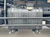 燃料タンクは100Lです。