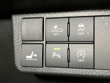 スマートアシストOFFスイッチ・VSC OFFスイッチ・eco IDLEOFFスイッチ・コーナーセンサースイッチ・ロングスライドスイッチが付いています。