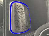 2階ショールームにはキッズスペースを完備しておりますので、お子様から目を離す事なくゆっくりと商談を進められます。是非ご家族皆さまでご来店下さいませ。メルセデス・ベンツの塗り絵などのおまけもあるかも?!