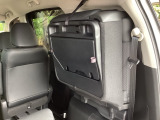 アイデア次第でいろいろな使い方ができる広くて使い勝手のいい荷室。
