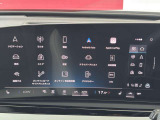 MMI コントロールパネル。シンプルなデザインのメニューなどによって優れた操作性を実現しています。 android auto/apple car play対応